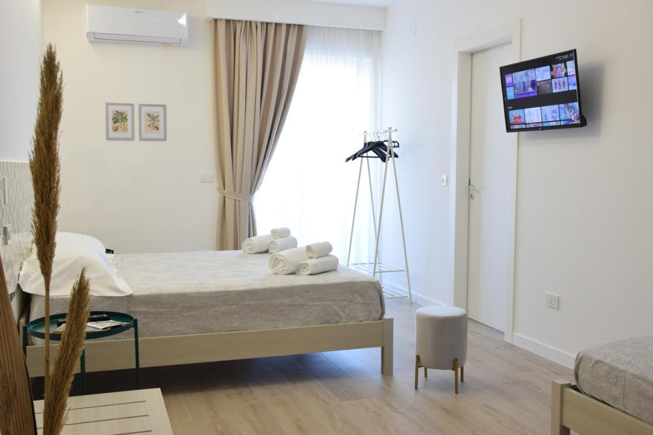 Accomodati B&B マリーナ・ディ・ジョイオーザ・イオーニカ エクステリア 写真