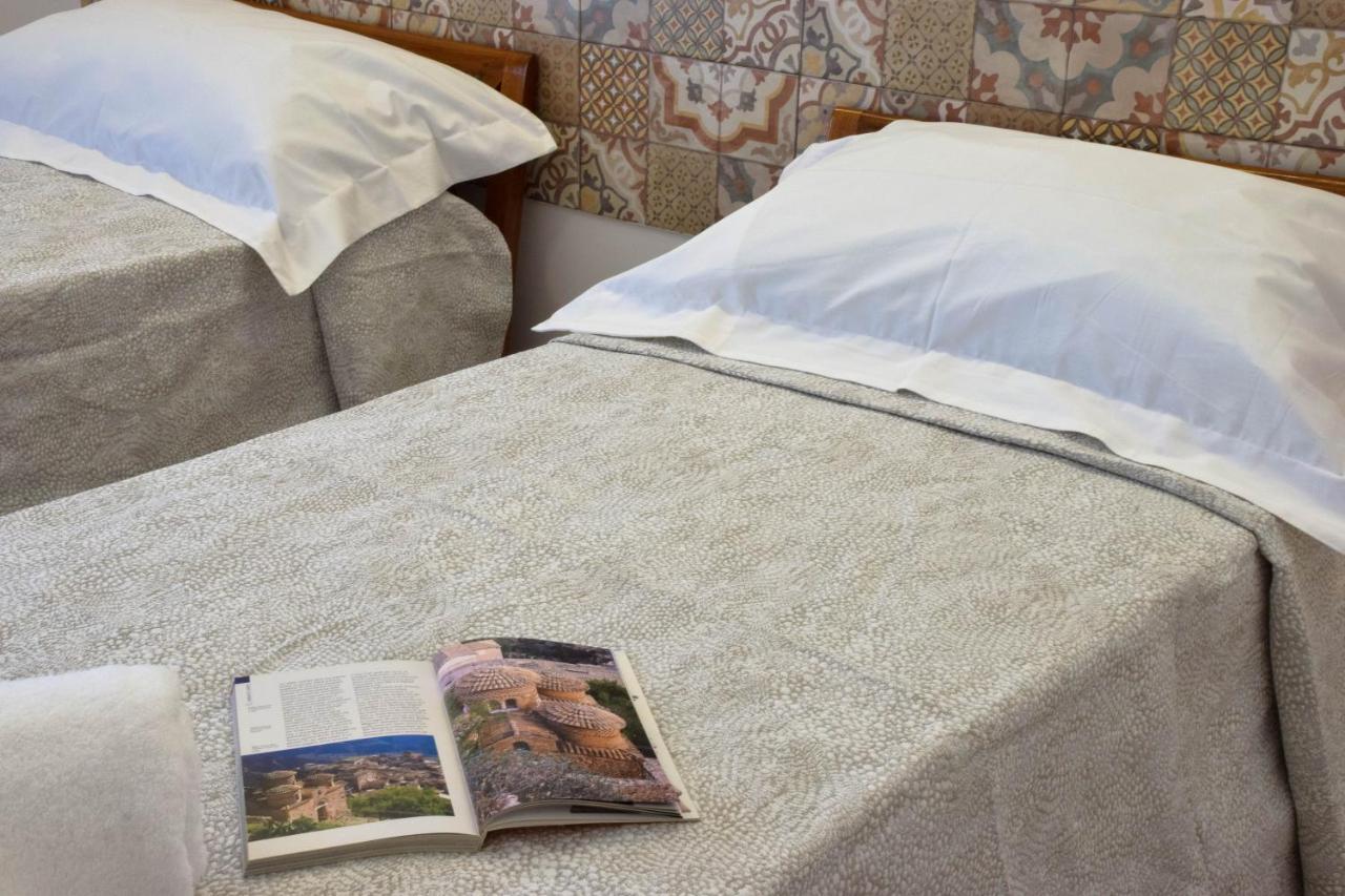Accomodati B&B マリーナ・ディ・ジョイオーザ・イオーニカ エクステリア 写真