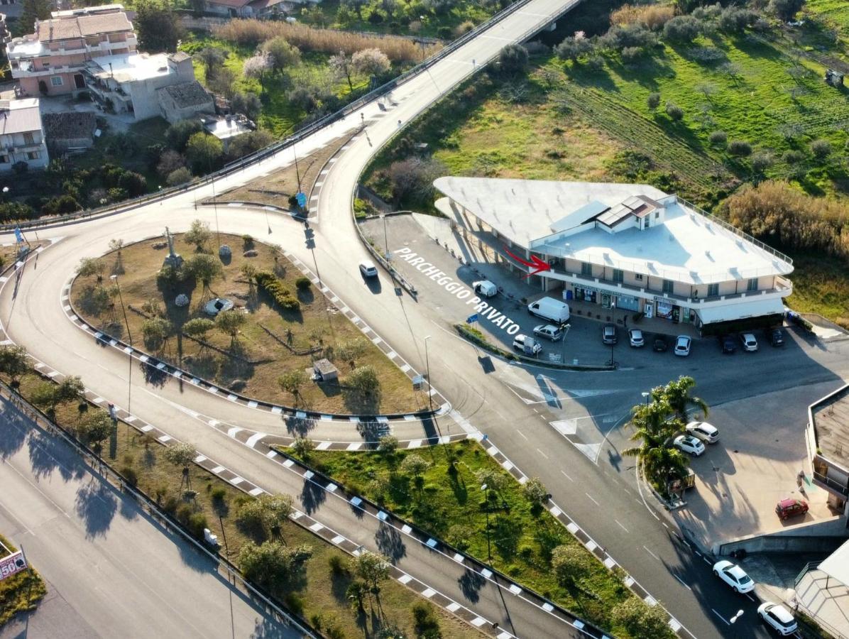 Accomodati B&B マリーナ・ディ・ジョイオーザ・イオーニカ エクステリア 写真