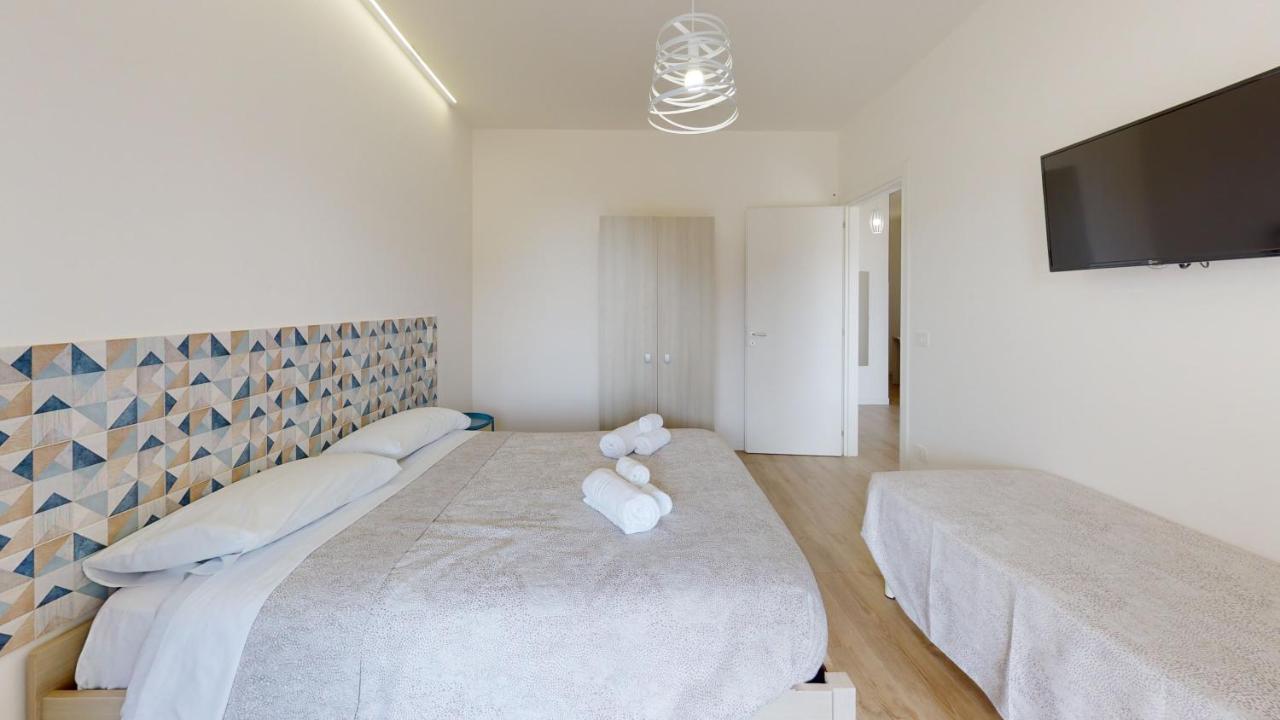 Accomodati B&B マリーナ・ディ・ジョイオーザ・イオーニカ エクステリア 写真